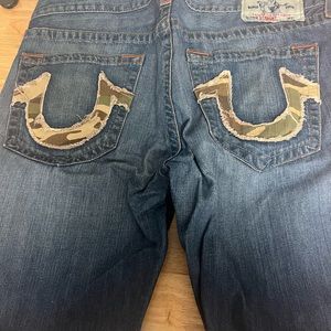 TRUE RELIGION Denim shorts